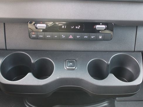 Used 2024 Mercedes-Benz Sprinter 2500 image 37