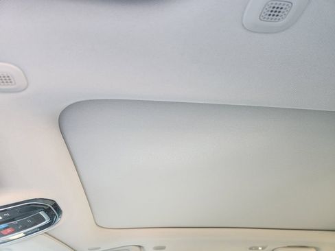 Used 2023 Jeep Grand Cherokee Overland w/ Luxury Tech Group IV image 25