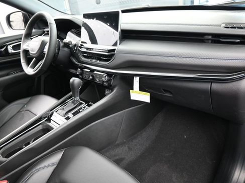 New 2026 Jeep Compass Latitude image 38