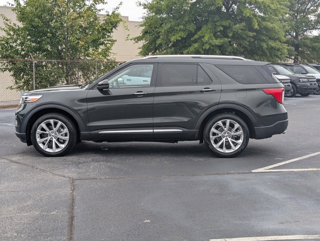 Used 2023 Ford Explorer Platinum w/ Technology Package AWD/4WD image 5