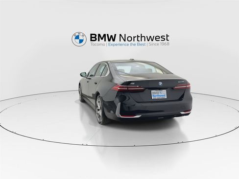 Used 2024 BMW i5 eDrive40i w/ M Sport Package image 13