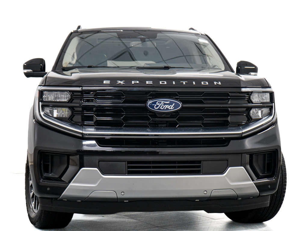 Used 2025 Ford Expedition Max Platinum AWD/4WD image 3
