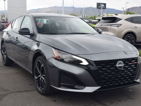 New 2026 Nissan Altima 2.5 SR image 10