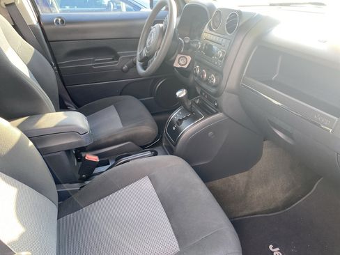 Used 2017 Jeep Patriot Sport FWD image 8