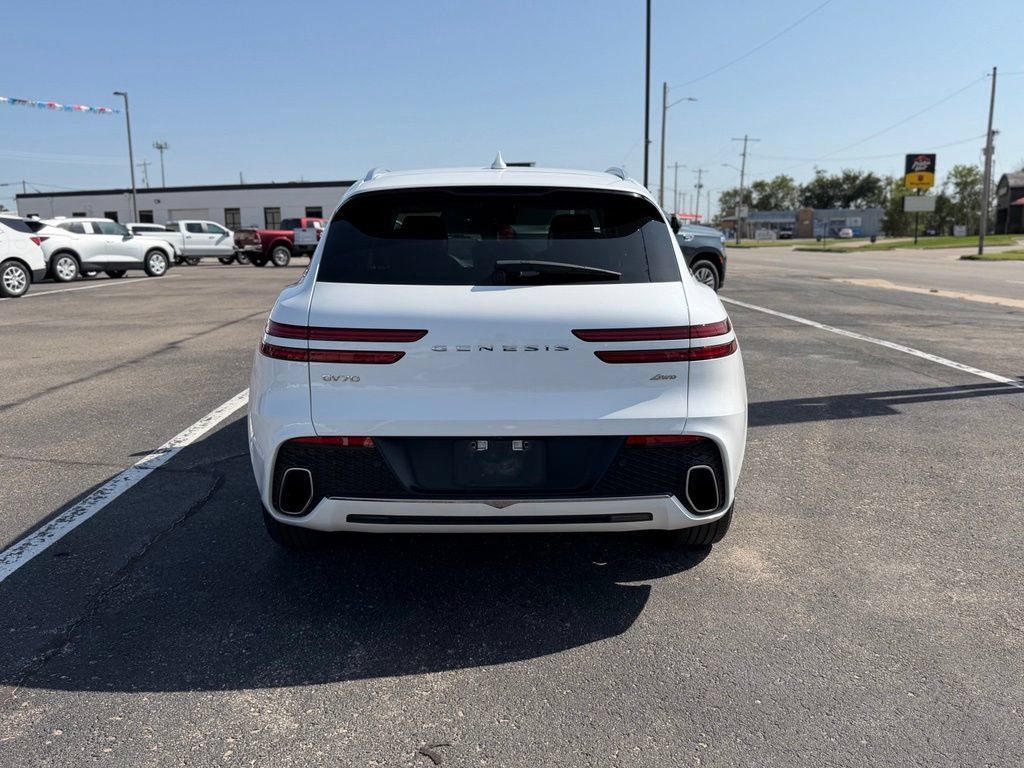 Used 2025 Genesis GV70 2.5T AWD/4WD image 5
