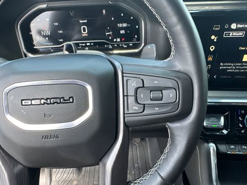 Used 2025 GMC Sierra 1500 Denali Ultimate AWD/4WD image 28