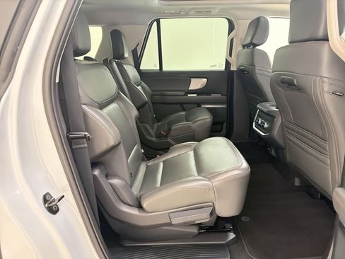 Used 2025 Ford Expedition Max Active AWD/4WD image 30