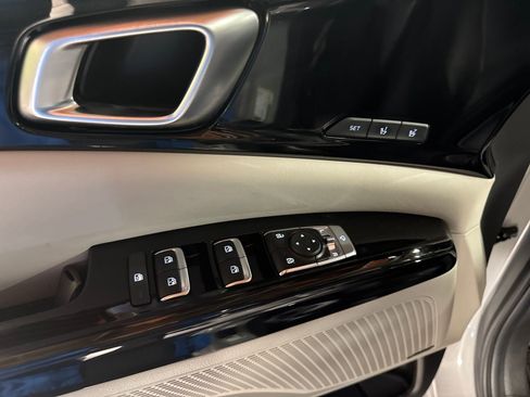 Certified 2024 Kia Carnival SX Prestige image 23