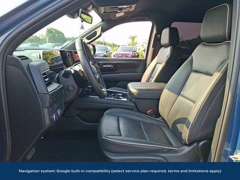 Used 2025 Chevrolet Tahoe Premier AWD/4WD image 2