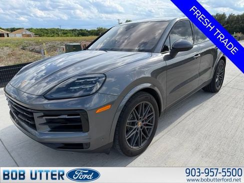 Used 2024 Porsche Cayenne S AWD/4WD image 2