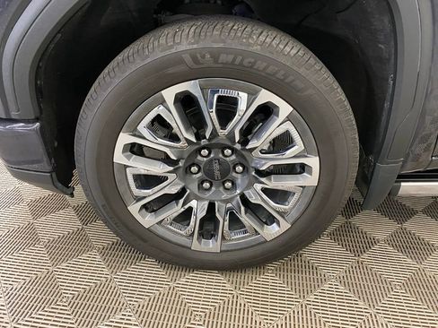 Used 2023 GMC Sierra 1500 Denali Ultimate AWD/4WD image 6