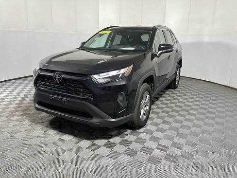 Used 2025 Toyota RAV4 XLE FWD image 4