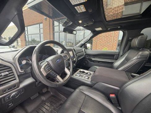 Used 2020 Ford Expedition XLT w/ Equipment Group 202A AWD/4WD image 21