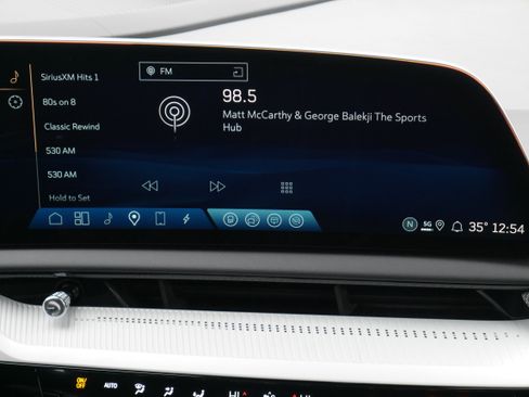 Certified 2025 Cadillac Optiq Sport 1 w/ LPO, Floor Liner Package image 16