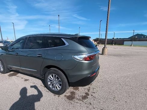 Used 2025 Buick Enclave Preferred w/ Power Package FWD image 8