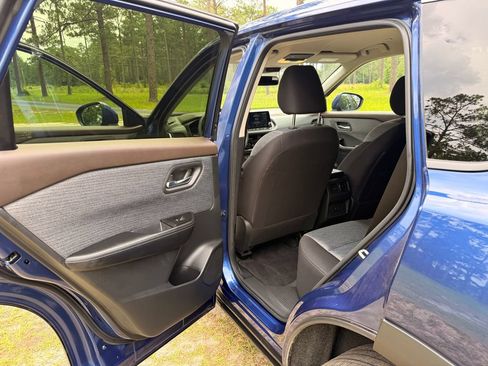 Used 2023 Nissan Rogue SV FWD image 24
