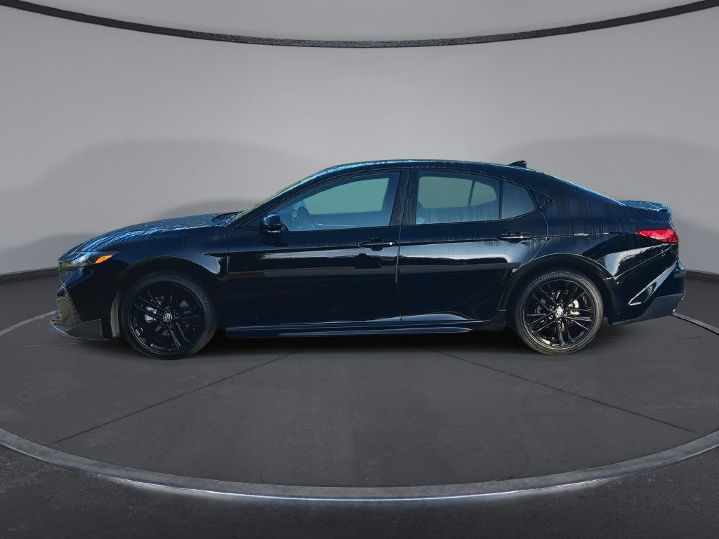 Used 2025 Toyota Camry SE FWD image 5
