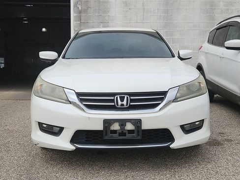 Used 2014 Honda Accord Sport image 2