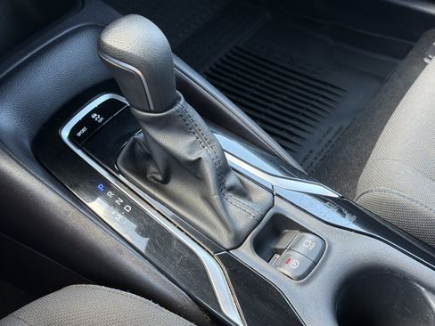 Used 2022 Toyota Corolla SE FWD image 25