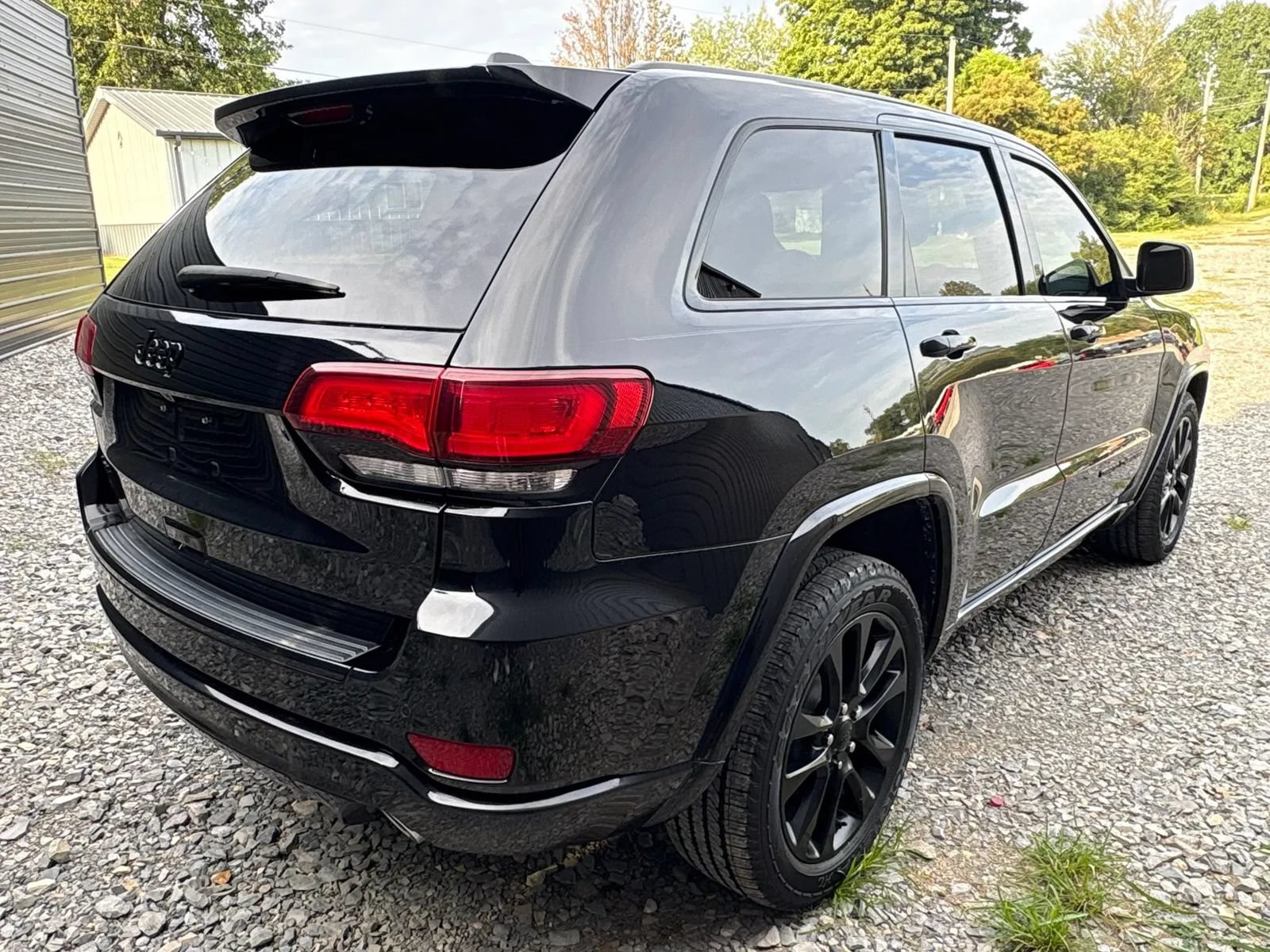 Used 2018 Jeep Grand Cherokee Altitude AWD/4WD image 5