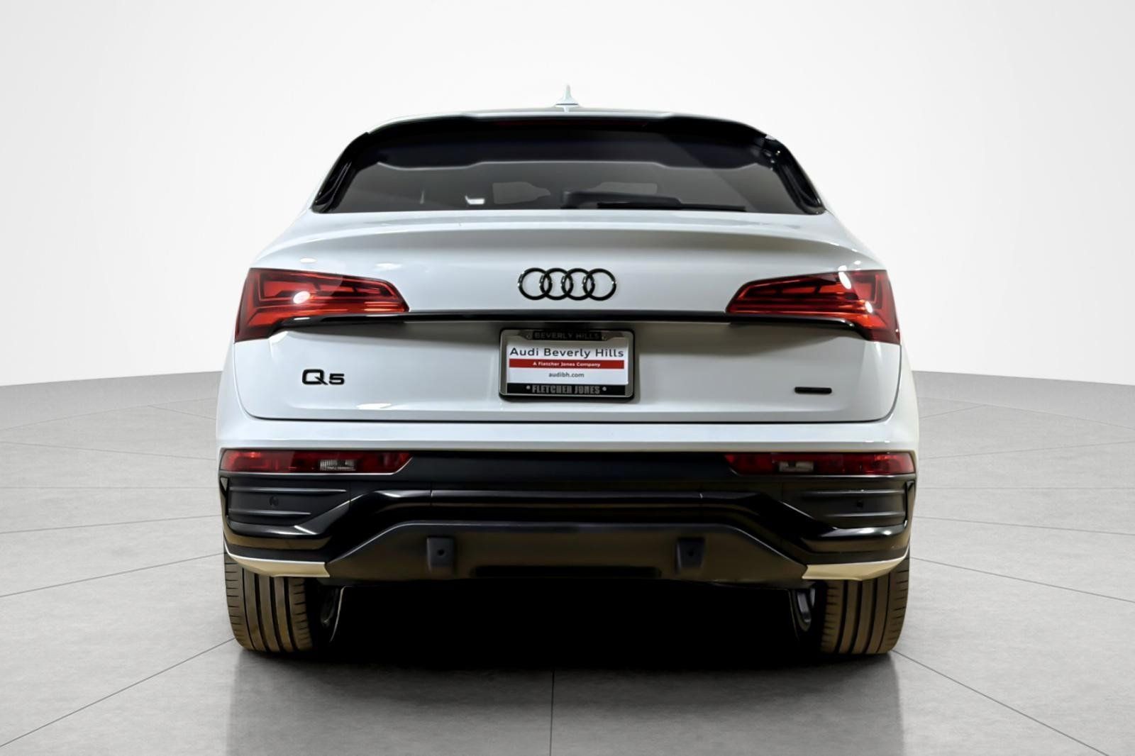Used 2023 Audi Q5 2.0T Prestige w/ Prestige Package AWD/4WD image 4