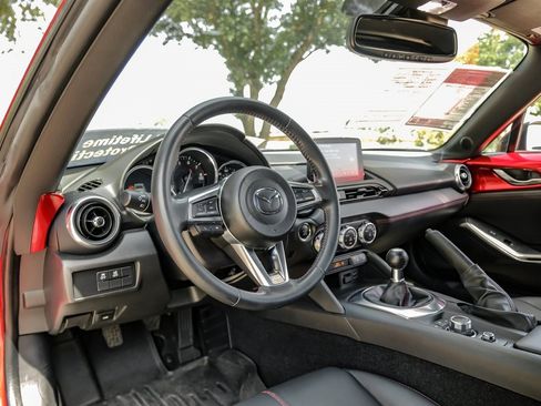 Used 2019 MAZDA MX-5 Miata RF Grand Touring image 24