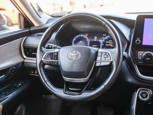 Certified 2024 Toyota Grand Highlander FWD image 17