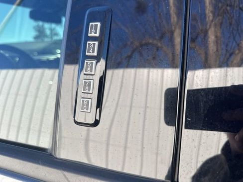 Used 2019 Ford F150 Lariat image 11