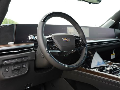 New 2026 Cadillac Escalade Platinum Sport w/ LPO, ONYX Package image 17