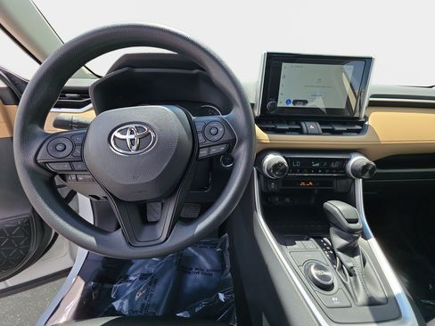 Used 2025 Toyota RAV4 XLE w/ Convenience Package AWD/4WD image 16