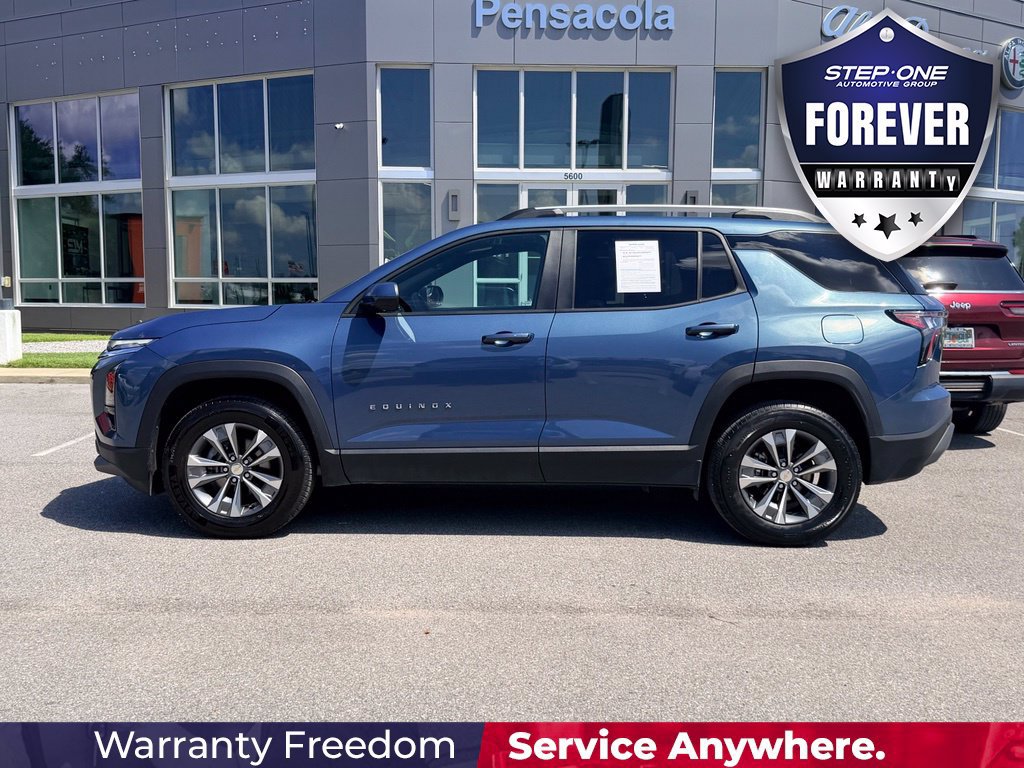 Used 2025 Chevrolet Equinox LT w/ Convenience Package II FWD image 4