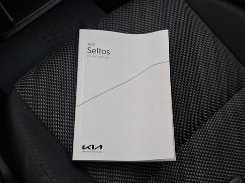 Used 2023 Kia Seltos LX image 27