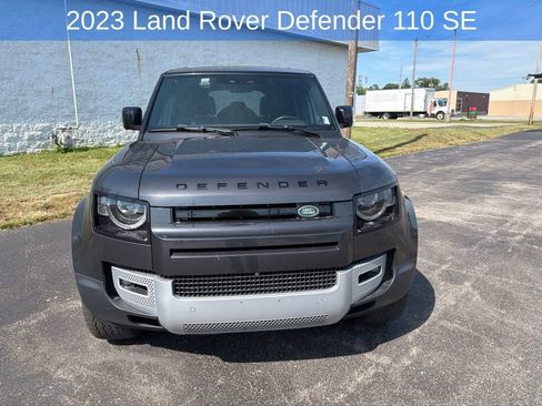 Used 2023 Land Rover Defender 110 SE AWD/4WD image 2