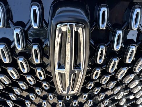 New 2026 Lincoln Aviator 2WD image 7