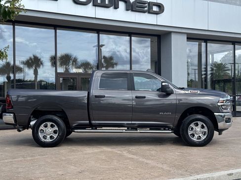 Used 2026 RAM 2500 Big Horn AWD/4WD image 2
