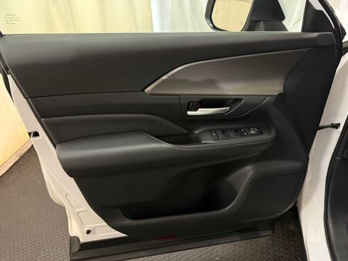 Certified 2024 Toyota Grand Highlander XLE image 20