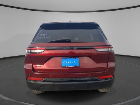 Used 2022 Jeep Grand Cherokee Altitude image 6