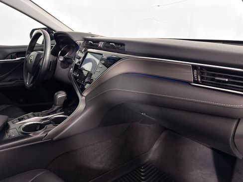 Used 2018 Toyota Camry XSE FWD image 40