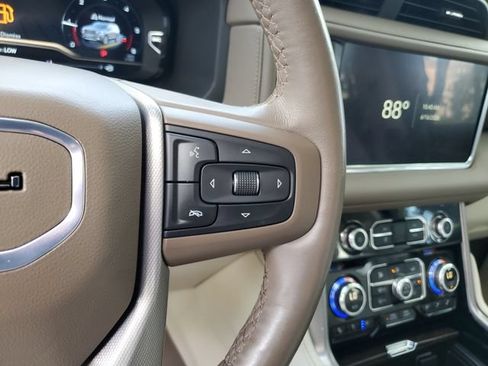 Used 2024 GMC Yukon XL Denali w/ Denali Reserve Package RWD image 27