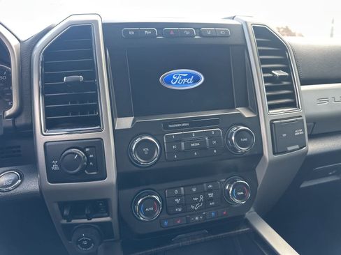 Used 2021 Ford F350 Lariat image 13