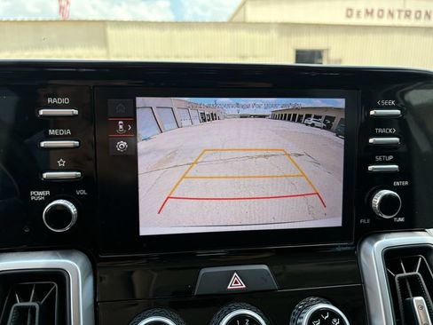Used 2023 Kia Sorento LX FWD image 21