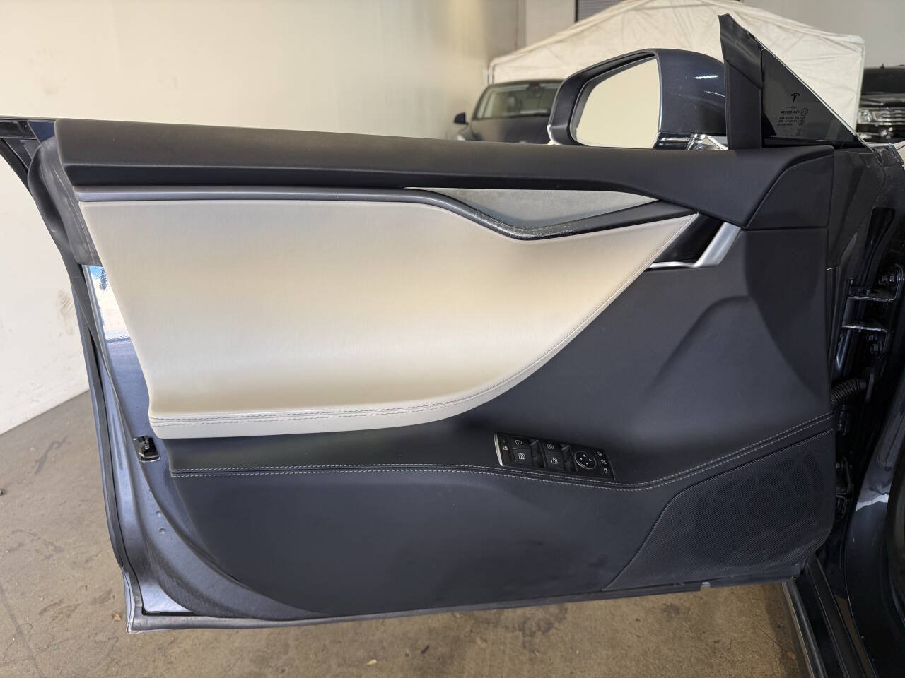 Used 2019 Tesla Model S Long Range AWD/4WD image 21