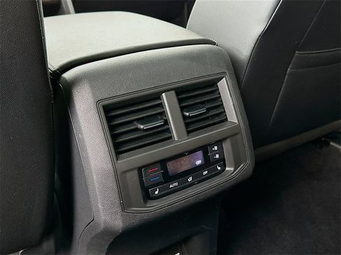 Used 2022 Volkswagen Atlas SEL Premium image 25