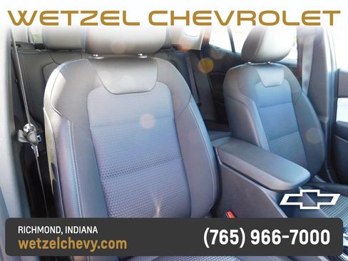 Used 2025 Chevrolet Trax LT w/ Driver Confidence Package FWD image 18