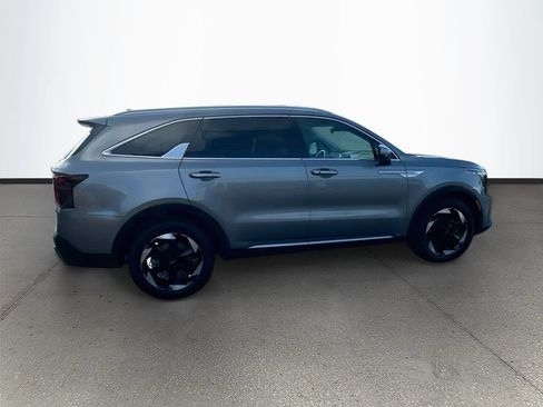 Certified 2025 Kia Sorento EX FWD image 8