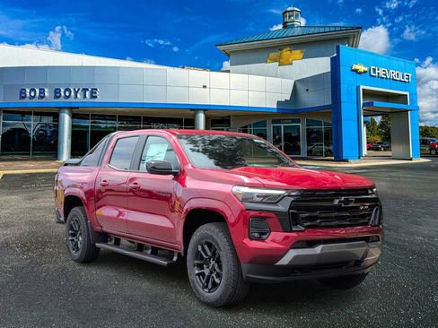 New 2026 Chevrolet Colorado Z71 w/ Midnight Edition AWD/4WD image 8
