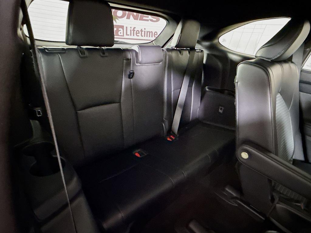 Used 2023 Toyota Highlander XSE AWD/4WD image 31