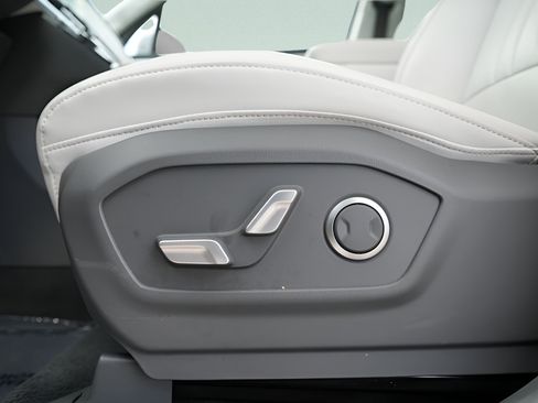 Certified 2026 Hyundai Santa Fe SEL AWD/4WD image 24