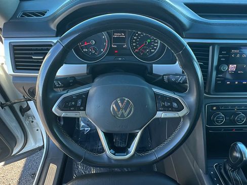 Certified 2021 Volkswagen Atlas SE image 18