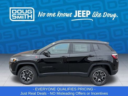 New 2026 Jeep Compass Trailhawk image 3